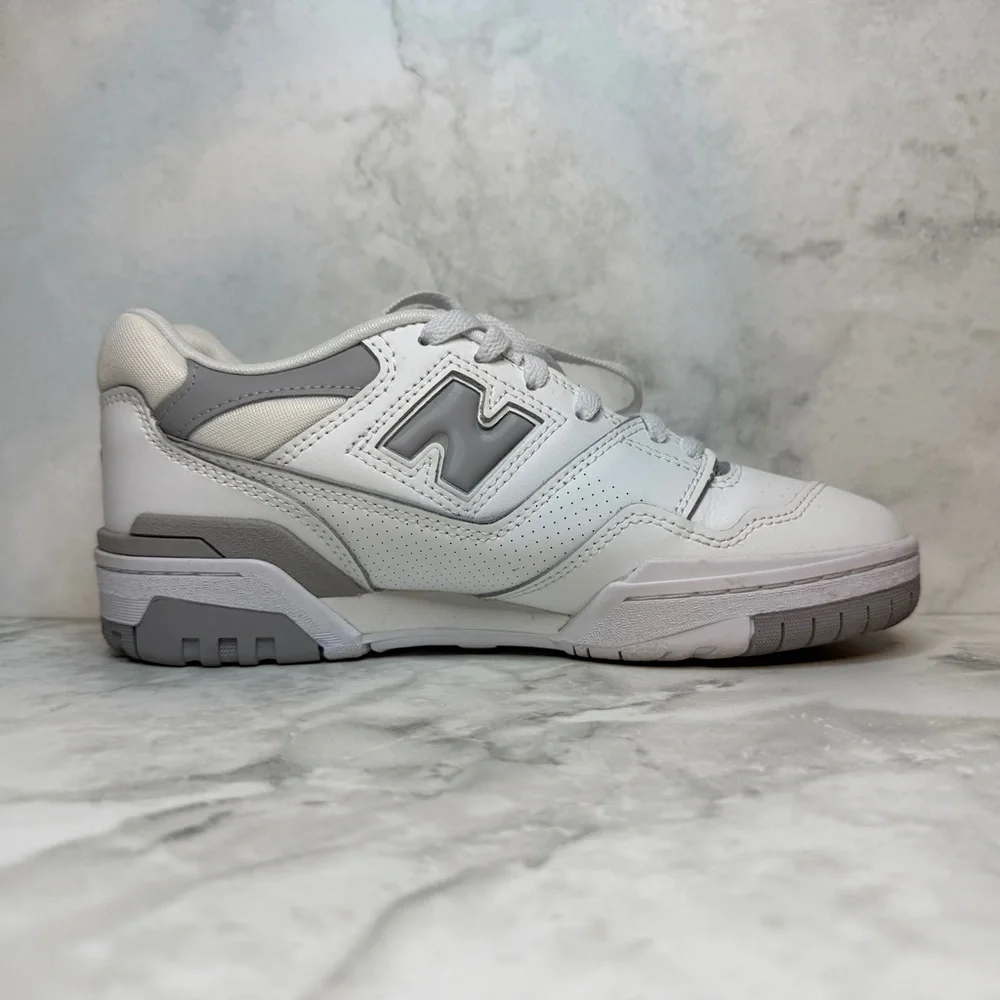 New Balance | 550 Sneakers | White & Grey Leather | Size M7 W8.5